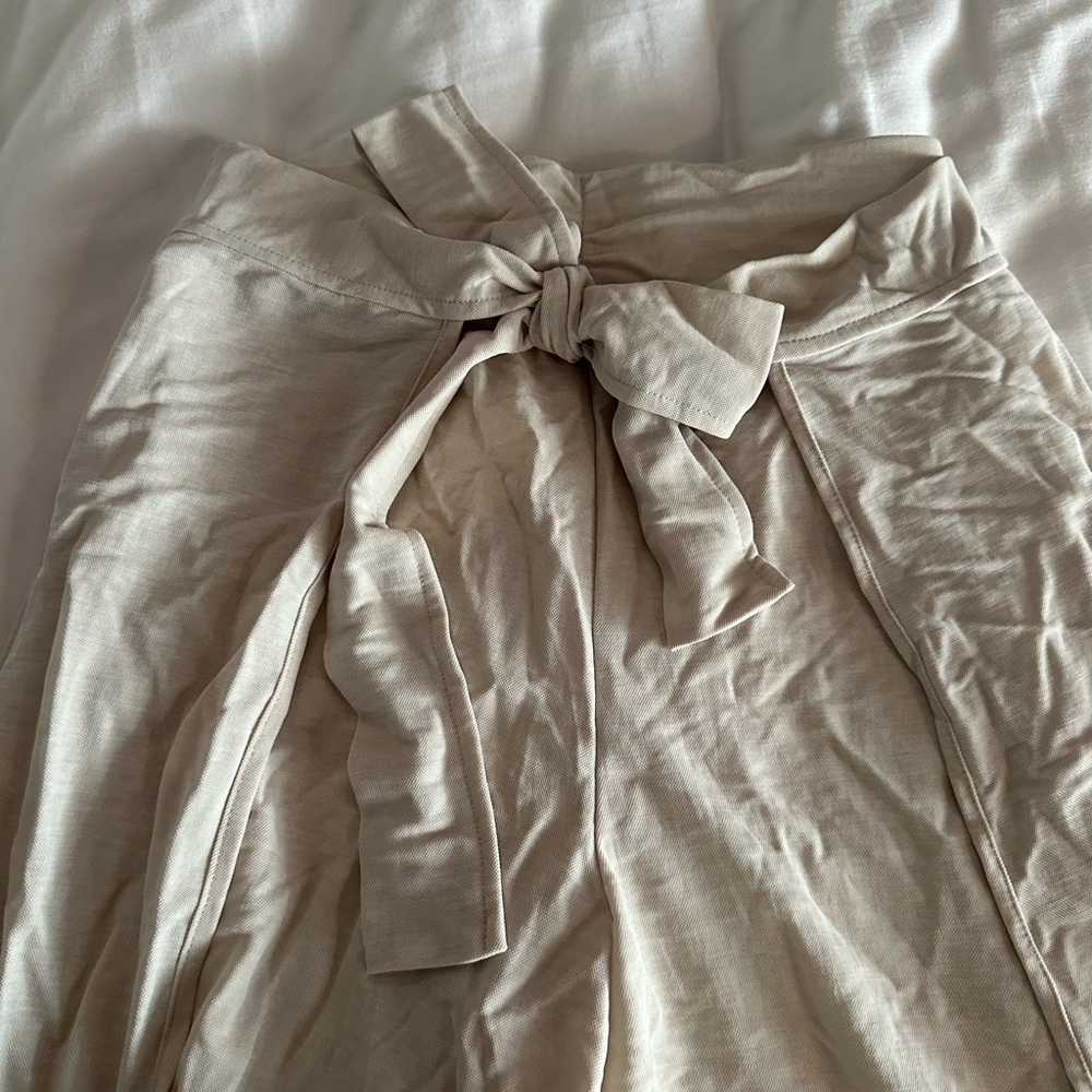 NWT Flowy Bershka Pants